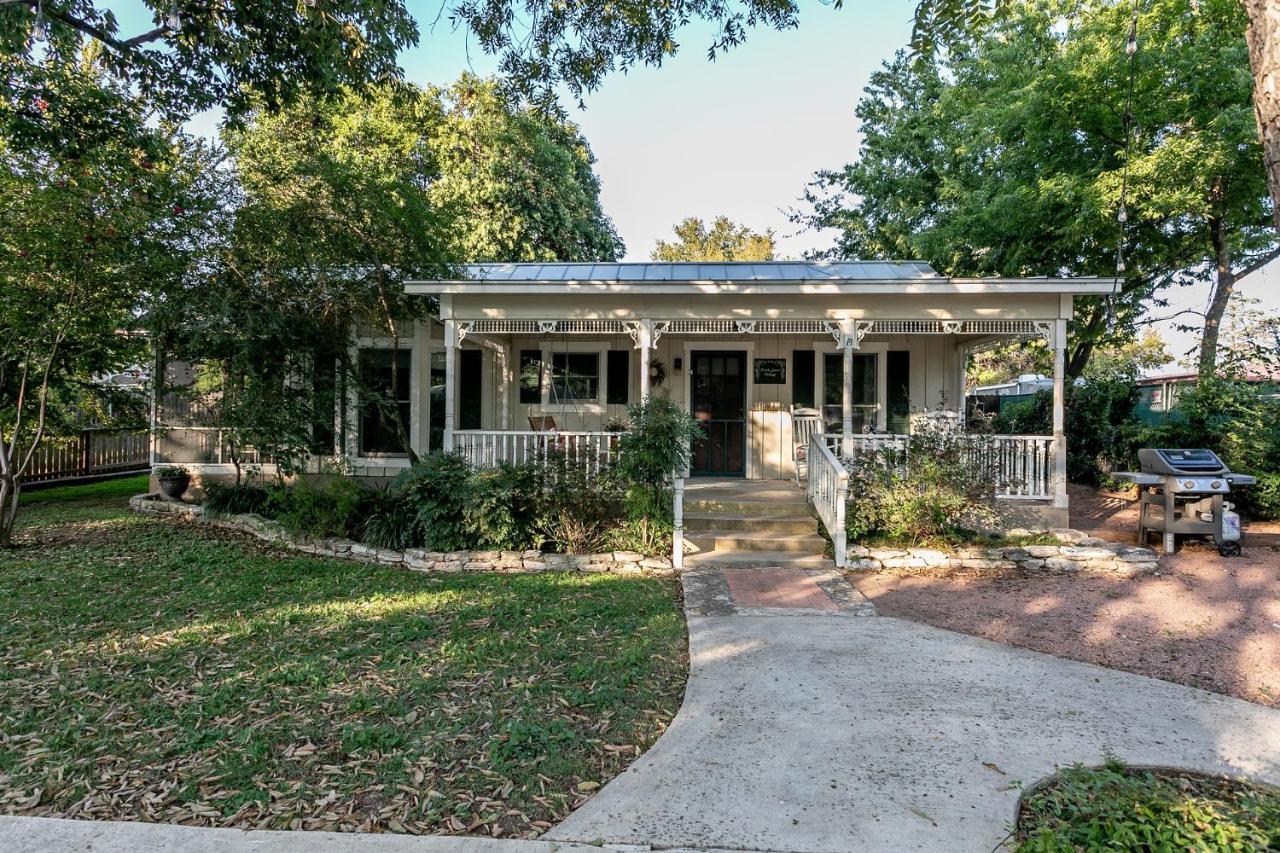 Creek Street Cottage Fredericksburg Bagian luar foto